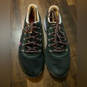 Nike Zoom Terra Trail Shoe Women's Size 11.5 Running Shoes Dark Stucco/Pink